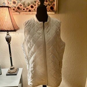 Quilted White Zip-Up Vest